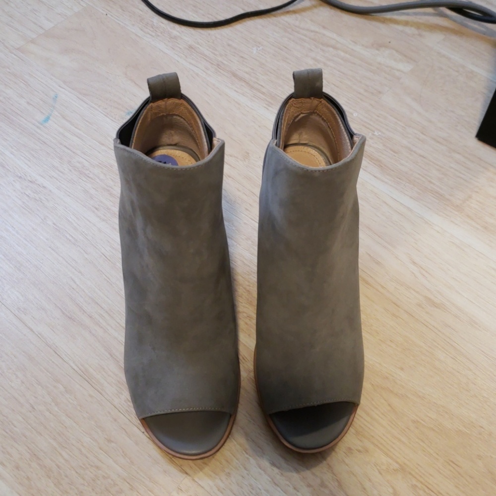 Kelsi dagger Brooklyn booties - Picture 2 of 8